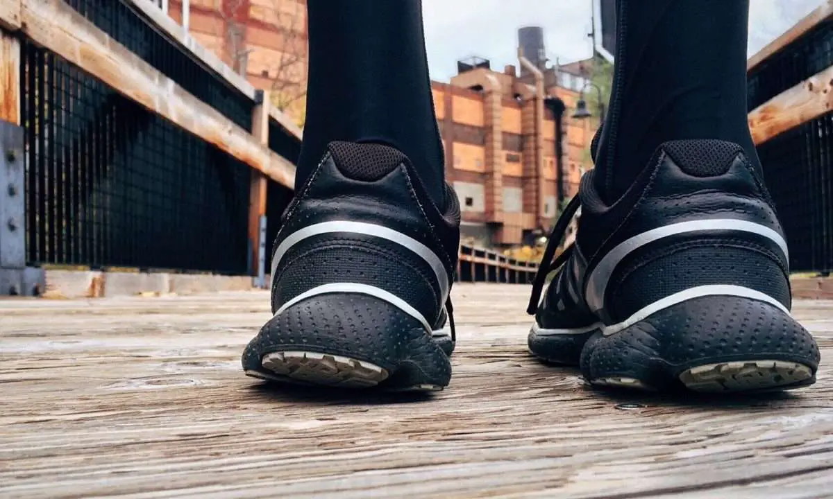 10 Best Arch Support Shoes in 2020 [Review &  Guide]