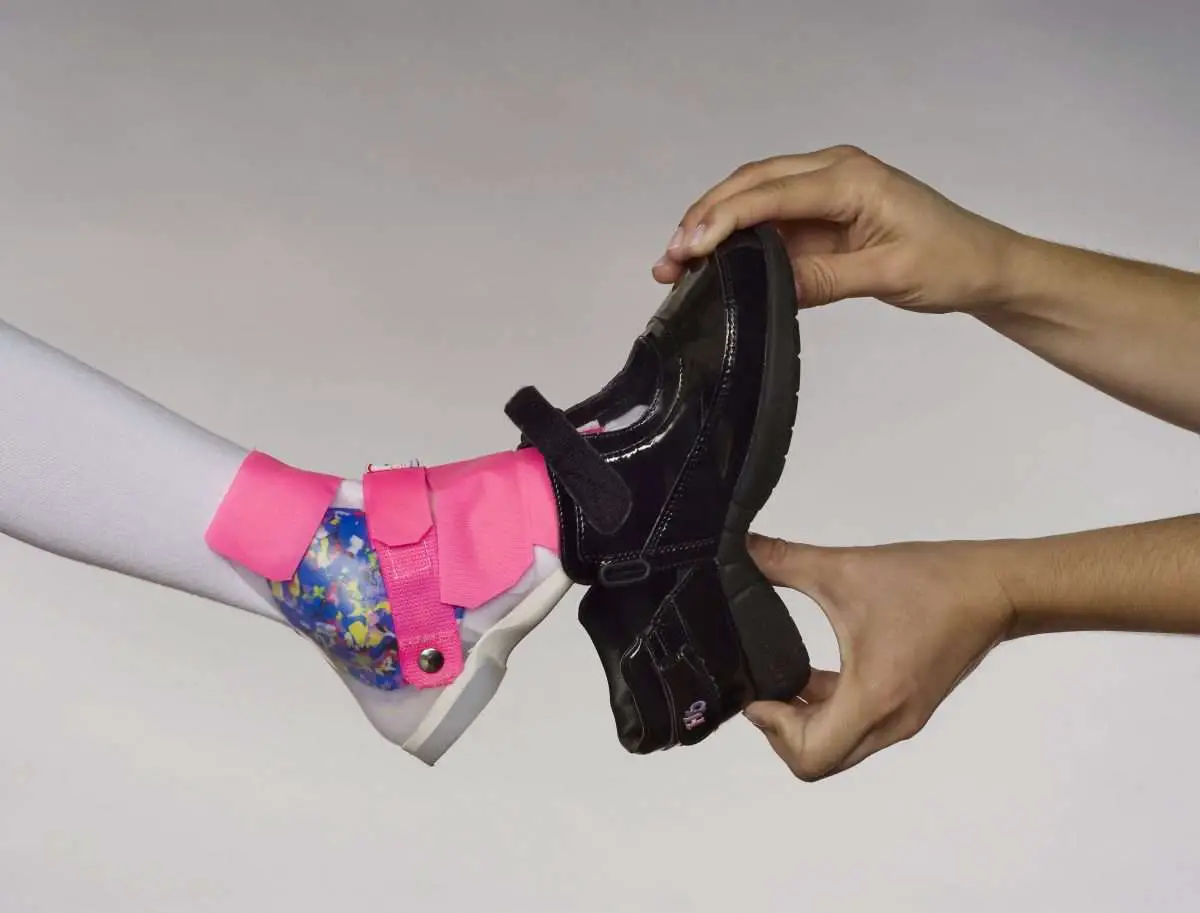 Hatchbacks Ava Girls Shoe : Patent Black