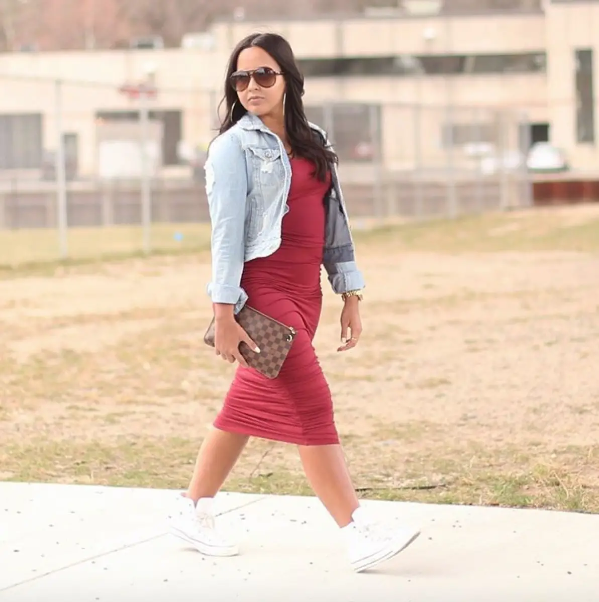 How to style a casual dress with sneakers. Loving this ...