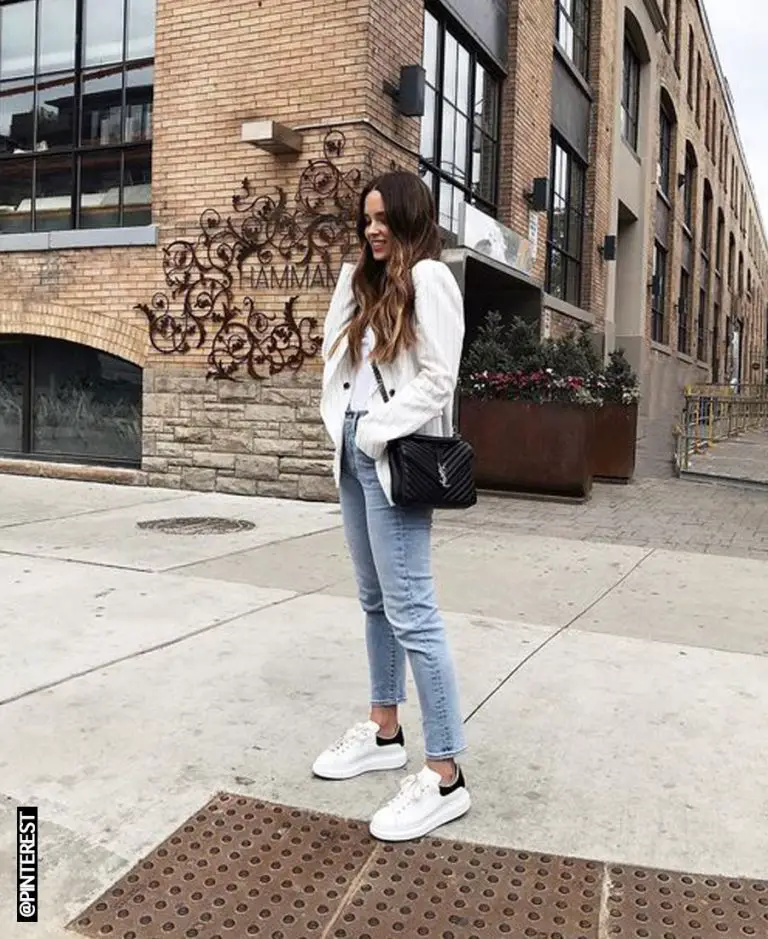 How To Wear White Sneakers