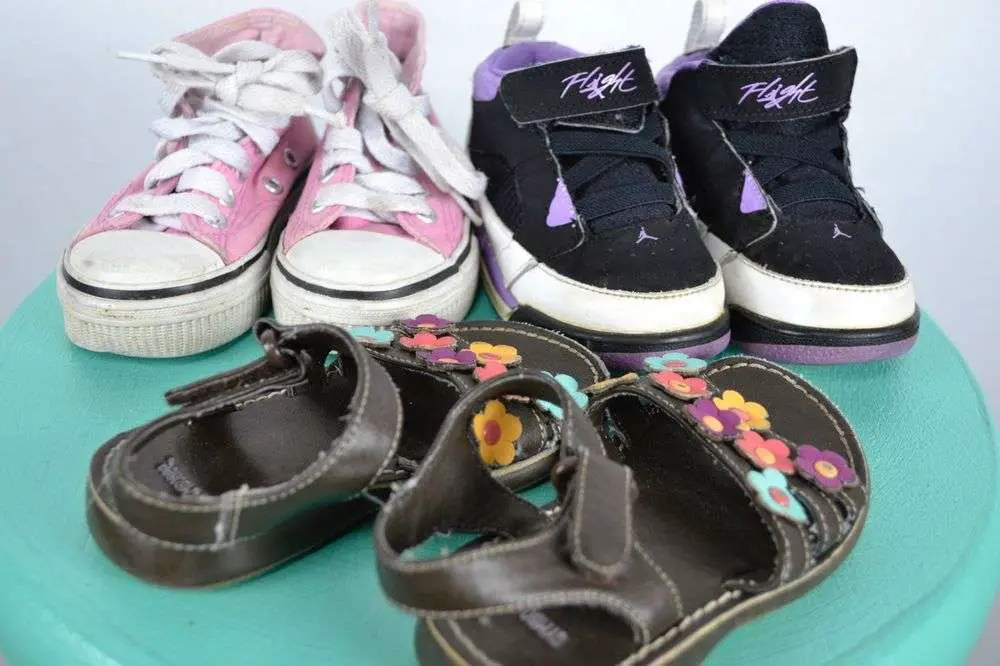 Lot of 3 kids shoes girls size 6, 5.5 pink Air walk, Jordan Flight ...