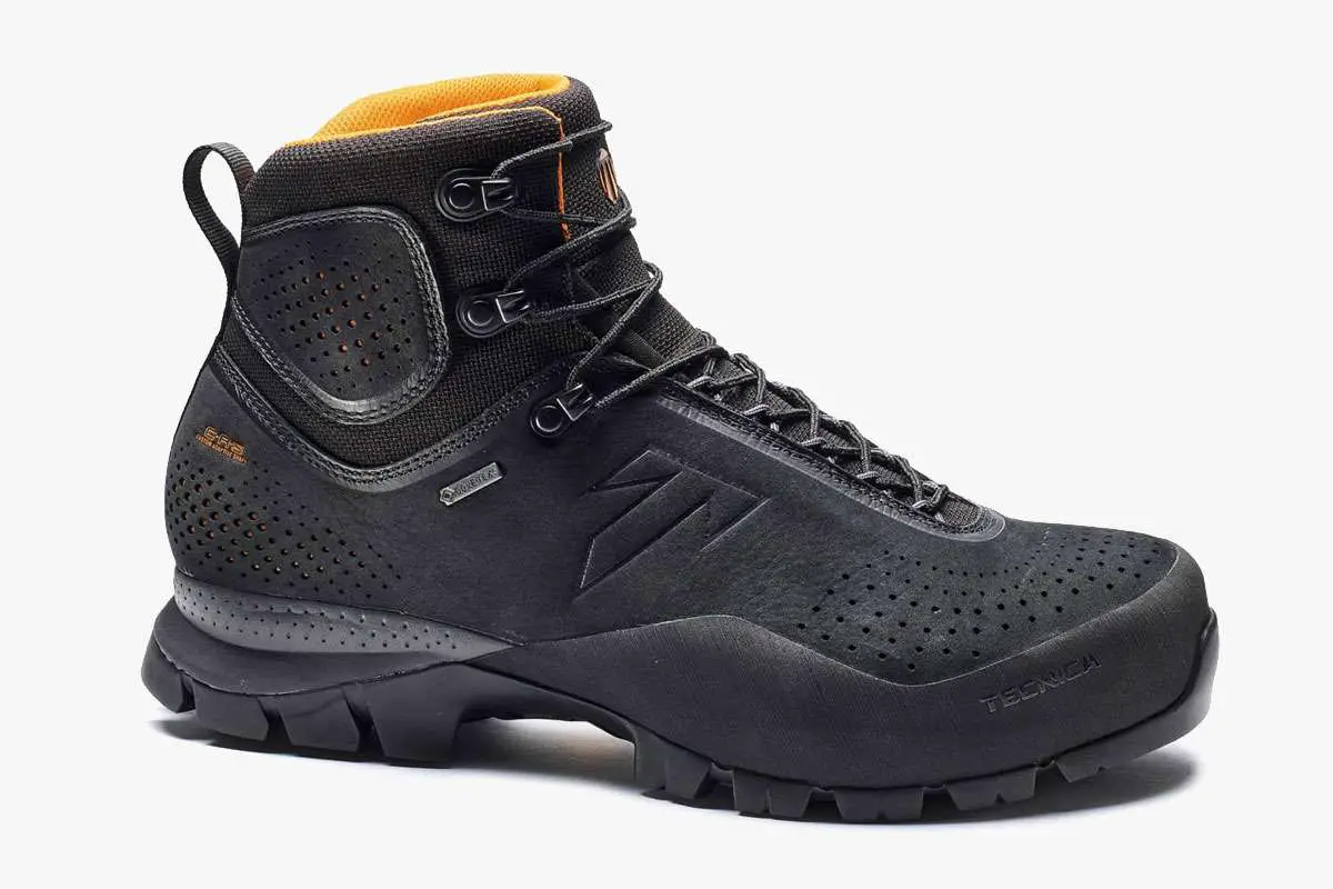 The 12 Best Mens Hiking Boots and Shoes for Hot Weather